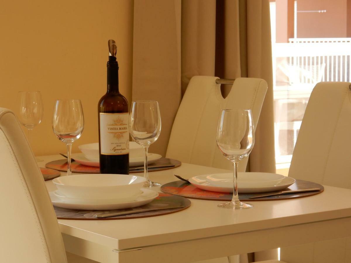 Beach & Sea Apt, Fast Wifi, Airco, Private Parking And Pool Portimão Exterior foto